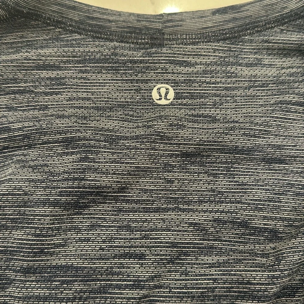 Lululemon. Men’s blue and gray, long sleeved, shirt. Great condition. - Picture 4 of 4